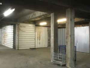 Garage/box 12 m² Allouis