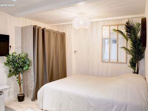 Petit studio très grand confort  entièrement équipé en centre-ville proche bus et tous com