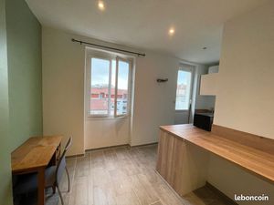 Studio meublé 28 m² Villeurbanne proche métro Charpennes