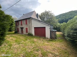 Maison Pleine campagne Fort potentiel à 10 minutes de Besse st Anastaise et 15 minutes des