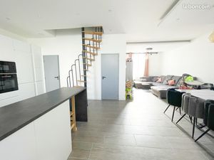 ? Maison familiale T4 rénovée en 2022 – 94 m² – 3 chambres dont suite parentale – Grigny (