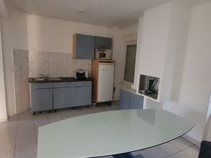 Loue f3 cité administrative