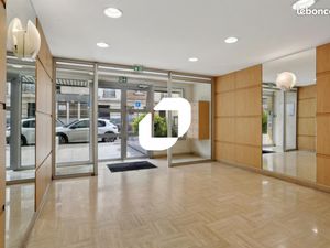 Bureaux 74 m²