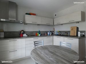 Maison avec grande terrasse  terrain 864 m²