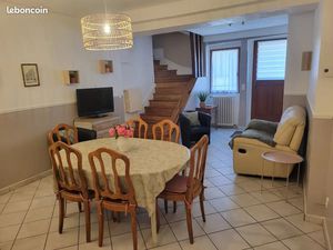 Maison de ville à deux pas des quais et du centre ville