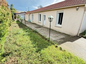 Maison de plain-pied avec grand garage  jardin et stockage - Quartier calme PMR