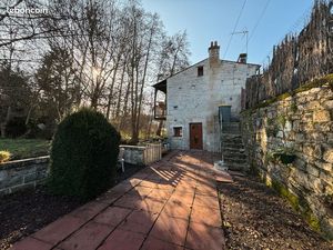 Maison au bord de l'eau