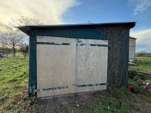 Loue garage pour stockage