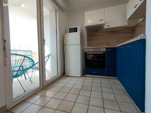 Appartement tout confort avec terasse et vue sur la montagne