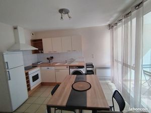 T2  40 m2  Meublé avec garage  proche courrier  secteur Galbert