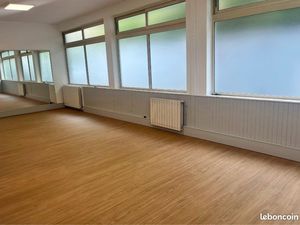 Local refait à neuf à louer