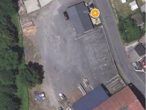 Loue hangar 250m2 Bagneres de Bigorre