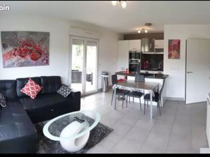 Bel appartement moderne T3 dans résidence récente avec piscine