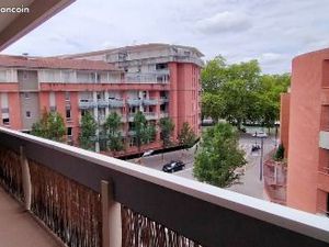 Appartement 4 pieces 90m² traversant  avec cave et garage  Toulouse Côte pavée  vue sur Ca