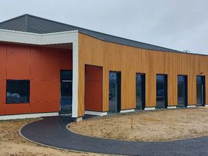 Local 800 m² Villaines-sous-Malicorne