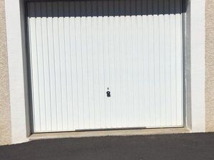 Parking/box 1 pièce 18 m²