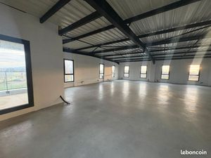 MARCY-L'ÉTOILE Local professionnel 154 m²