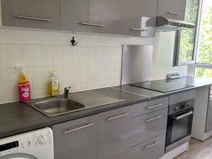 Appartement rénové résidence calme