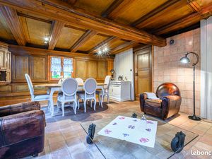 Magnifique corps de ferme Rénové  2 maisons  fort potentiel  dépendances  jardin calme ss 