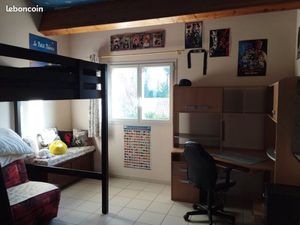 Chambre 16 m² et SDB dans une maison