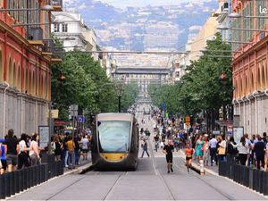 Studio avec mezzanine jean médecin