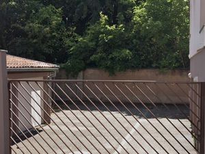 Location de Garage Box sécurisé centre ville proche Nautiland pour voiture 100E (ou motos 