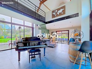 Propriété 9 pièces 270 m²