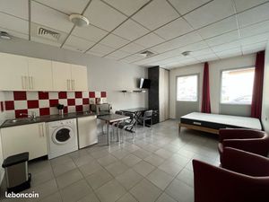 Particulier loue studio meublé