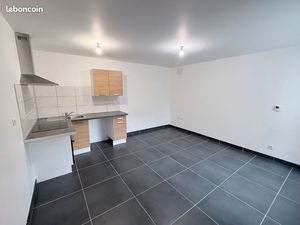 Appartement 2 chambres - refait à neuf - rue Sampaix