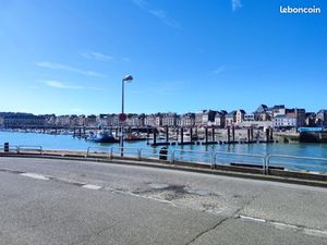 Beau F3 rénové à Dieppe – Idéal emplacement –