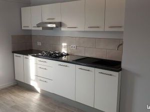 A louer f2 entierement renove cournon