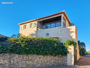 A louer appartement T3 centre Uzès à pied