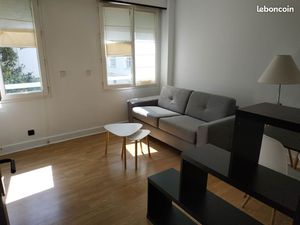 T1 meublé dans immeuble standing et sécurité - La Rochelle centre