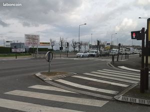 Boutique 325 m² VILLENEUVE LE ROI