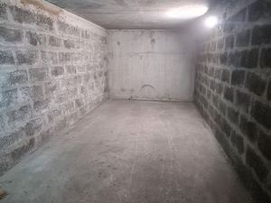 Grand garage dans résidence sécurisée