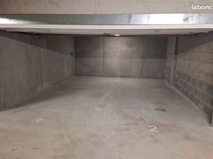 Loue double garage sécurisé