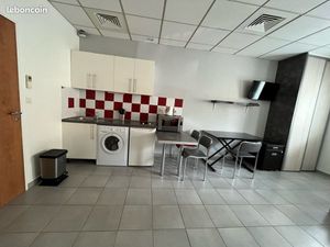 Particulier loue studio meublé