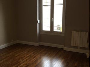 Coquet F2 près de la pépinière