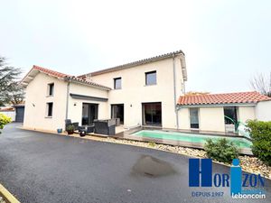 Maison 7 pièces 207 m²