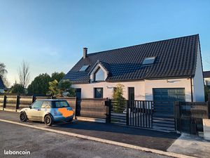 Maison individuelle dans quartier résidentiel