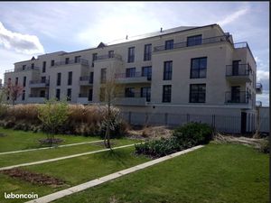 GRAND APPARTEMENT TYPE 2 + terrasse + 2 places de parking