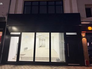 Local commercial boulevard jacquard