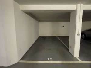 Place parking paris 17