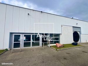 Local industriel 774 m²