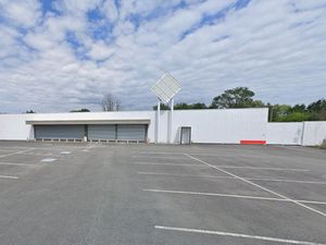 Local commercial 1 422 m²