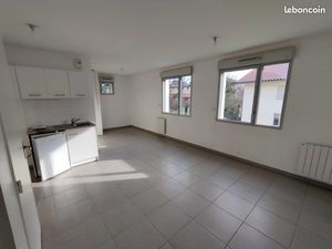 Studio Écully récent 33 M2