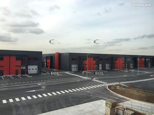 Local bureaux 865 m²