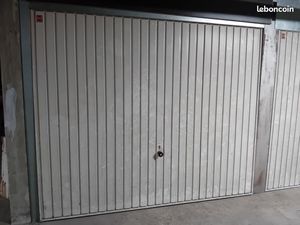 Loue box fermé sécurisé 12m2 Bd Baptistin Cayol 8e 117 + 10