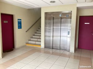 Bureau pour profession medicale ou de santé