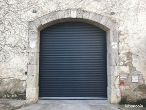 Grande remise à louer – 350 m² + 400 m² de terrain